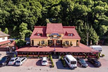 Фото Гостевой дом Pensiune Restaurant ROUTE60 г. Ciucea 1